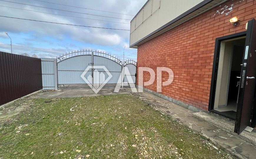 Сдам помещение свободного назначения, 30 м². Помещения площадью 30, 85, 160 м²+ навес фото