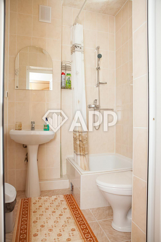 Продаю гостевой дом, 545 м² фото