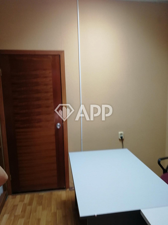 Сдам торговое помещение, 390,1 м² фото