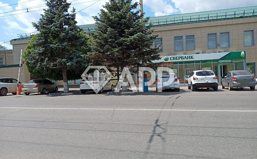 Сдам офисное помещение общая площадь 121 м² состоит из кабинетов 80м² и 41м² фото