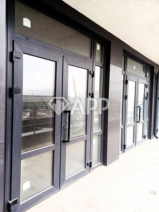 Сдам торговое помещение, 86 м² фото