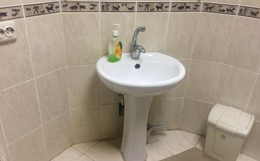 Помещение  с арендаторами, ГАБ 150 м² фото