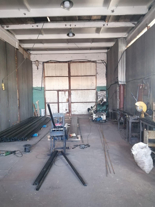 Продается производственный бокс с арендаторами 1 150 м² фото