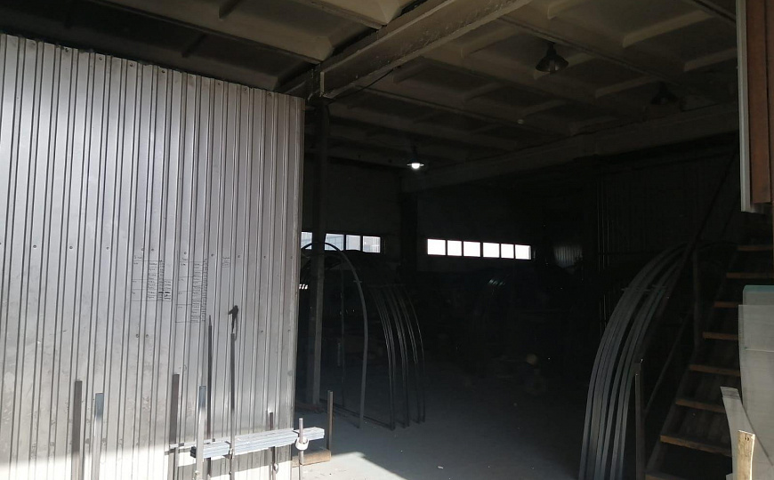 Продается производственный бокс с арендаторами 1 150 м² фото