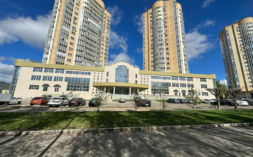 Продается помещение свободного назначения с арендаторами 2 000 м² фото