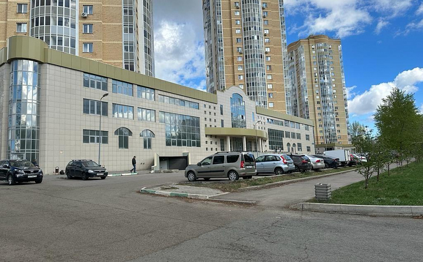 Продается помещение свободного назначения с арендаторами 2 000 м² фото