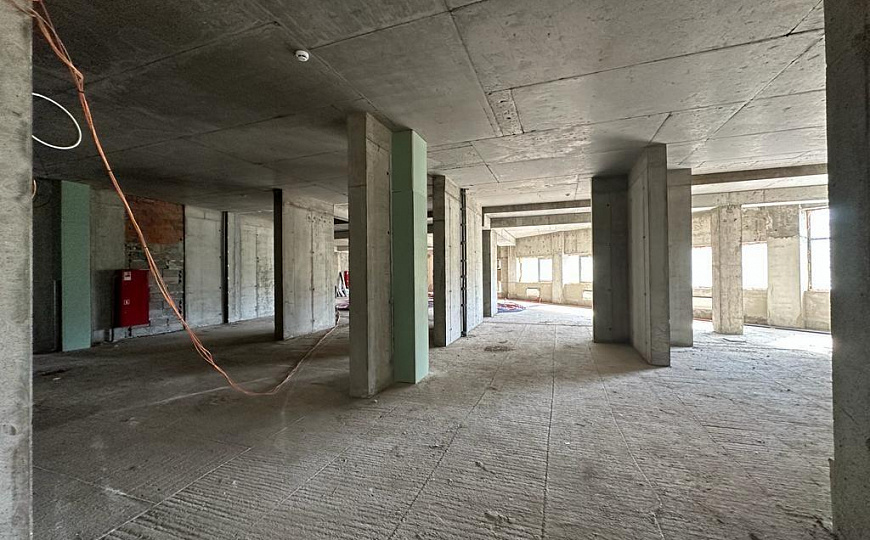 Продается помещение свободного назначения с арендаторами 2 000 м² фото