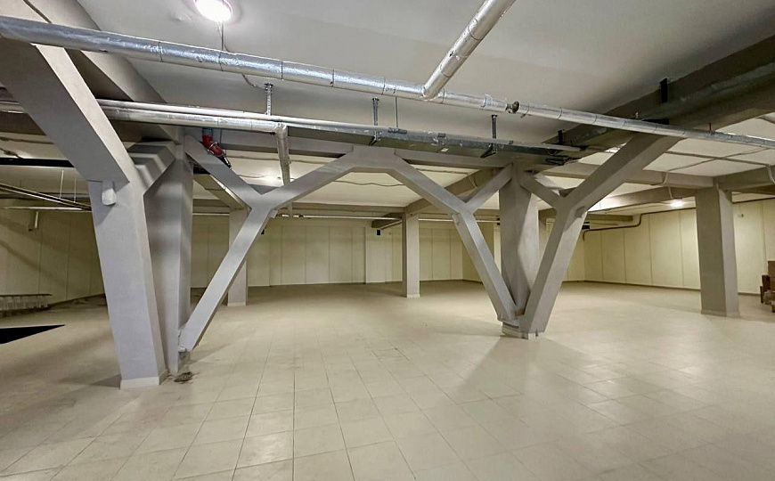 Аренда цокольного помещения 470 кв.м. в Ленинском районе фото