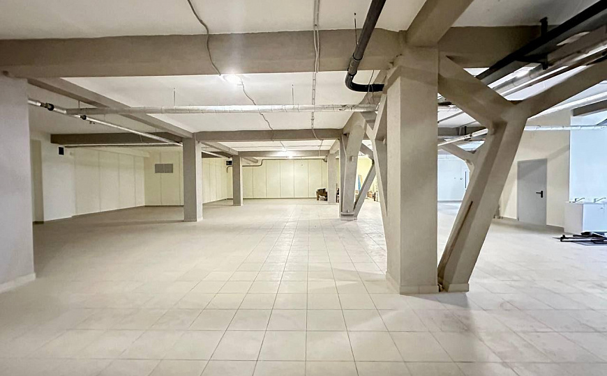 Аренда цокольного помещения 470 кв.м. в Ленинском районе фото