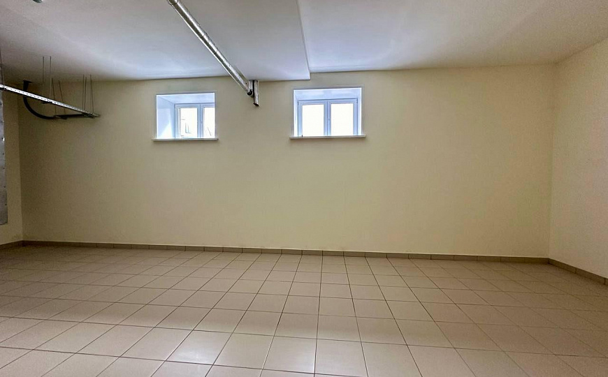 Аренда помещения 610 кв.м. в цокольном этаже на ул.Садовой фото