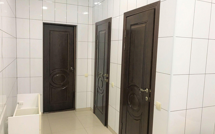 Сдам торговое помещение, 370 м² фото