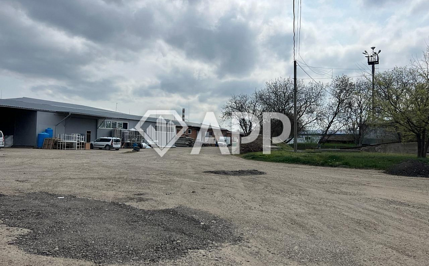 Продам помещение свободного назначения  3 107 м² и 1,7 ГА зем. участок. фото