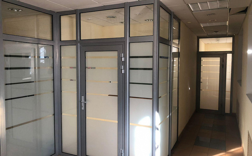 Блок офисных помещений в Бизнес-центре 985,9 м² фото