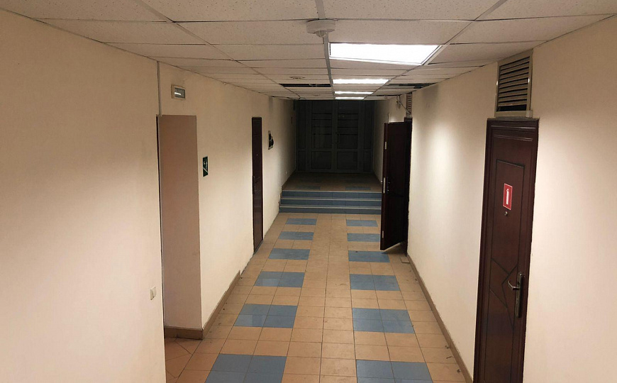 Блок офисных помещений в Бизнес-центре 985,9 м² фото
