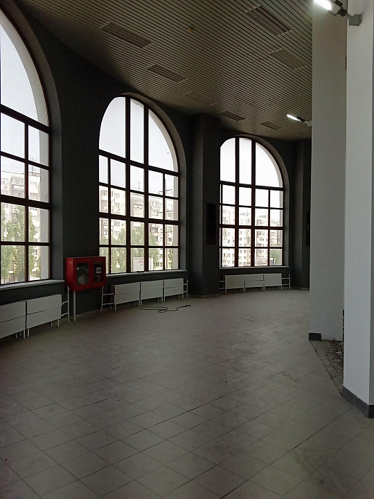 Площадь под магазин, кафе, услуги 705 м² фото