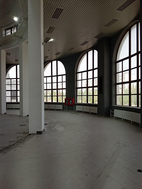 Площадь под магазин, кафе, услуги 705 м² фото