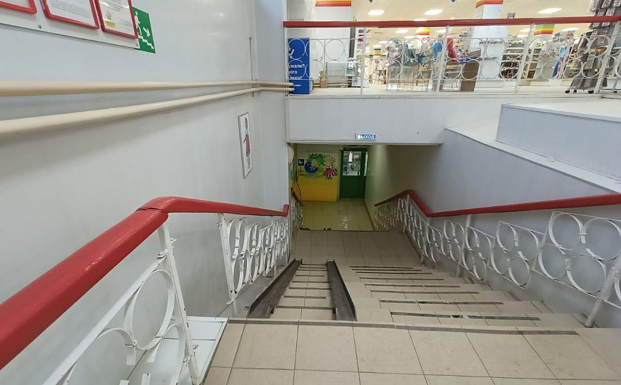 Сдам торговое помещение, 130 м² фото