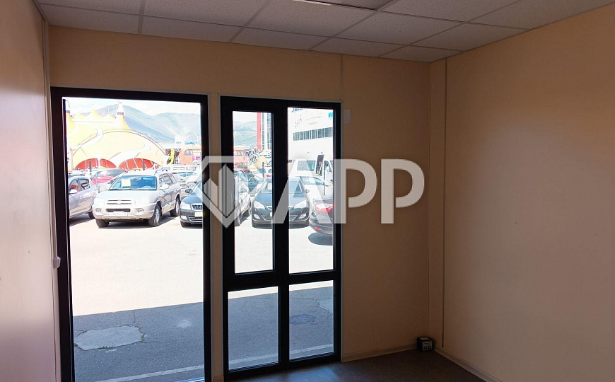 Сдам торговое помещение, 12 м² фото