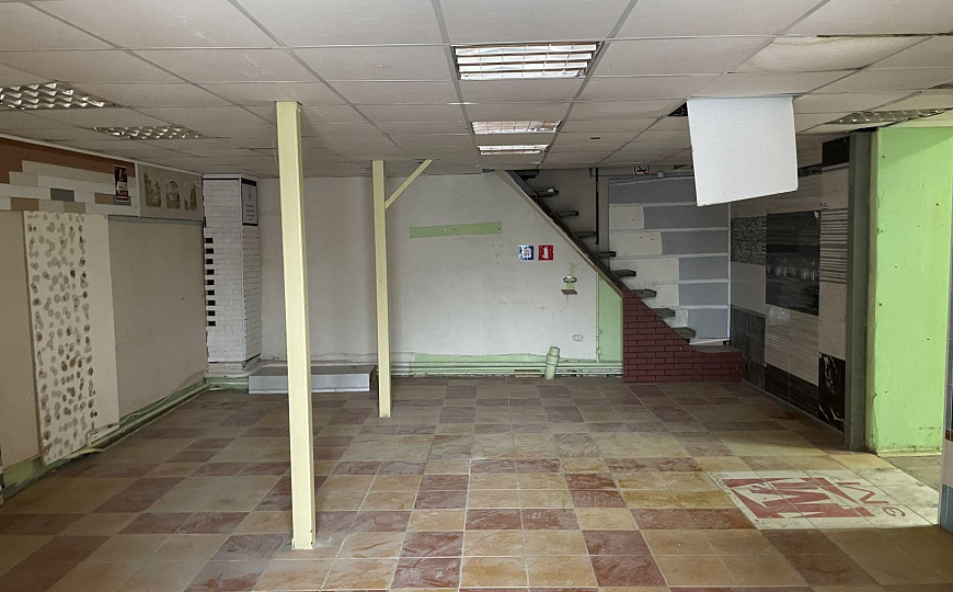 Сдам торговое помещение, 509 м² фото