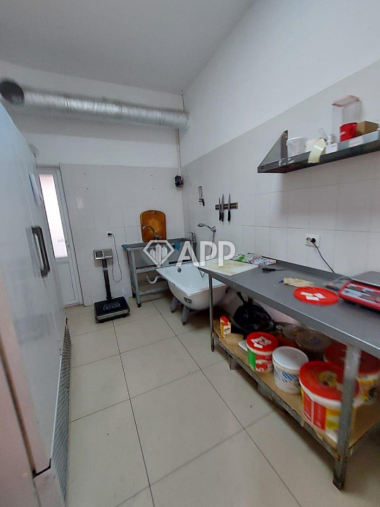 Продам готовый бизнес общественного питания со зданием- 392 м², 6 соток земли.  фото