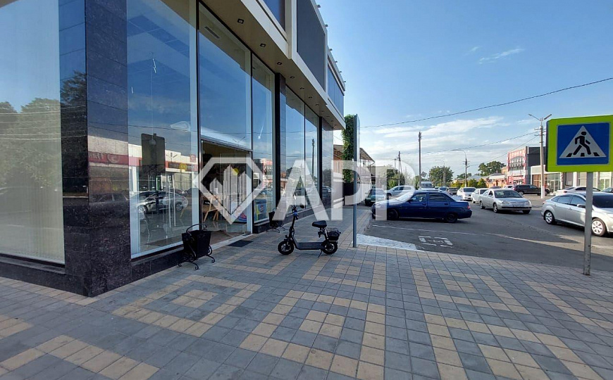 Продам готовый бизнес общественного питания со зданием- 392 м², 6 соток земли.  фото