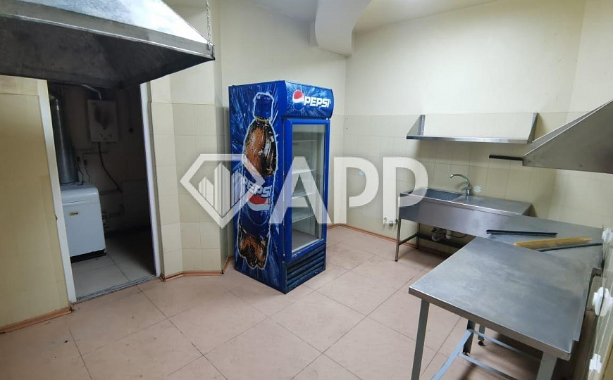 Продам торговое помещение, 380 м² фото