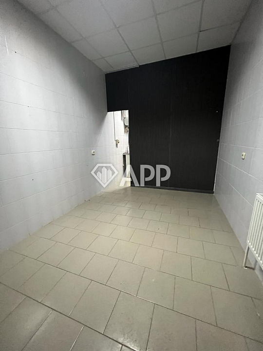 Сдам торговое помещение, 12 м² фото