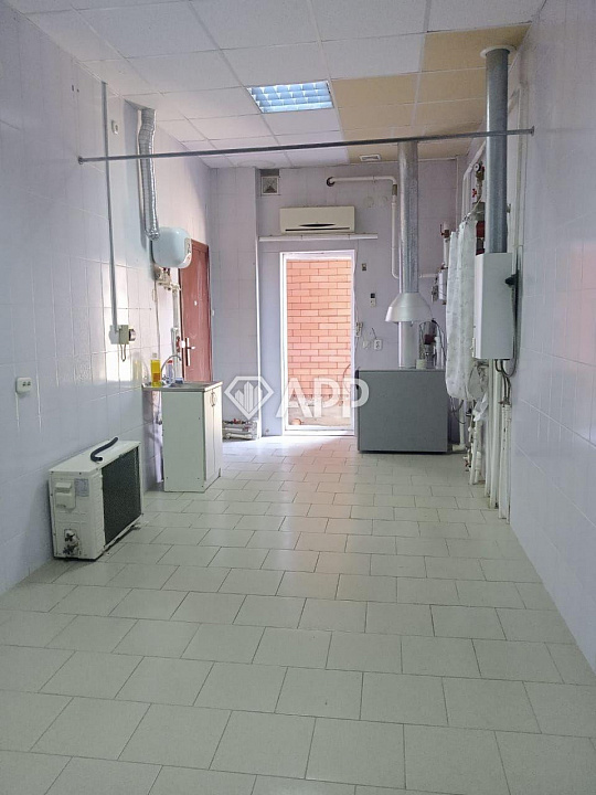 Сдам торговое помещение, 12 м² фото