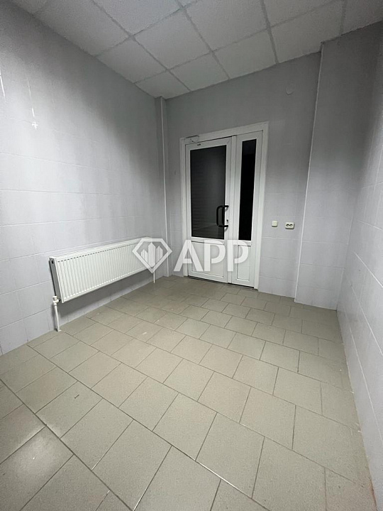 Сдам торговое помещение, 12 м² фото