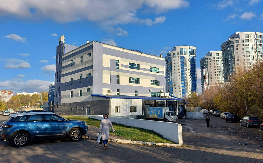 Продажа здания в деловом центре города. фото