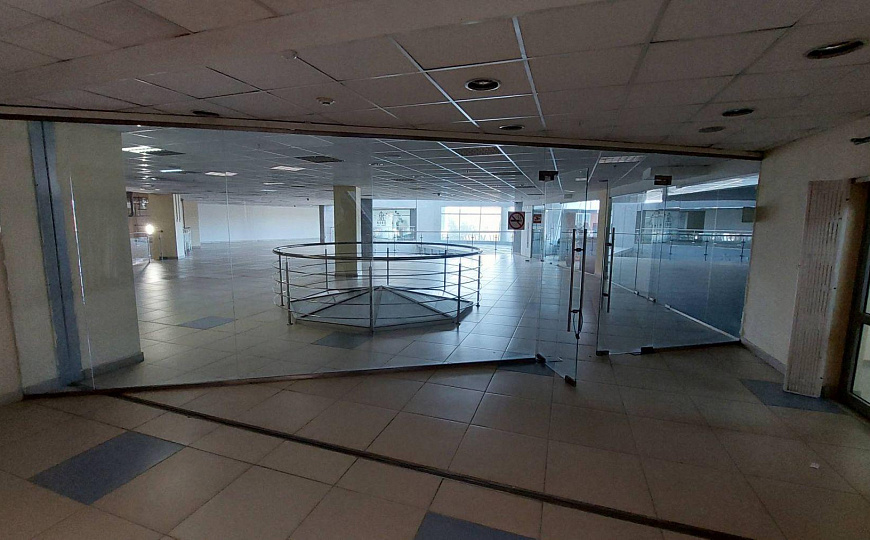 Продажа здания в деловом центре города. фото