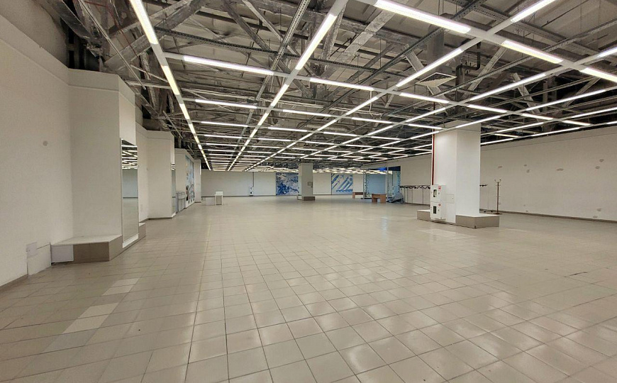 Торговая площадь в дискаунтер-центре фото