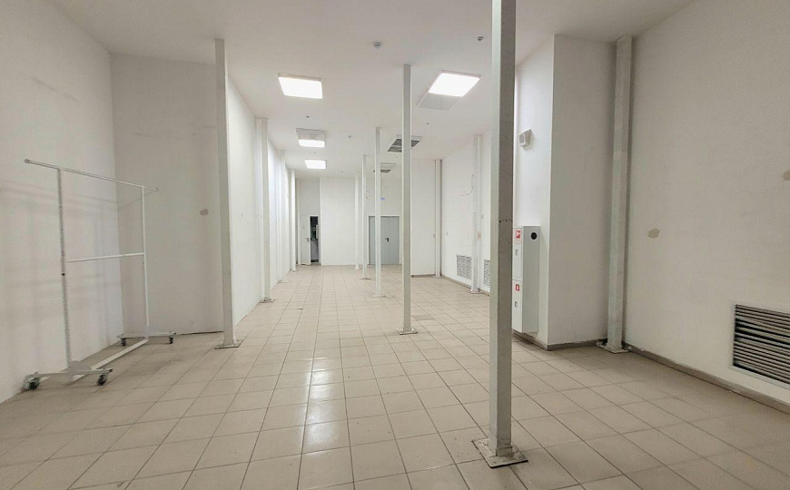 Торговая площадь в дискаунтер-центре фото