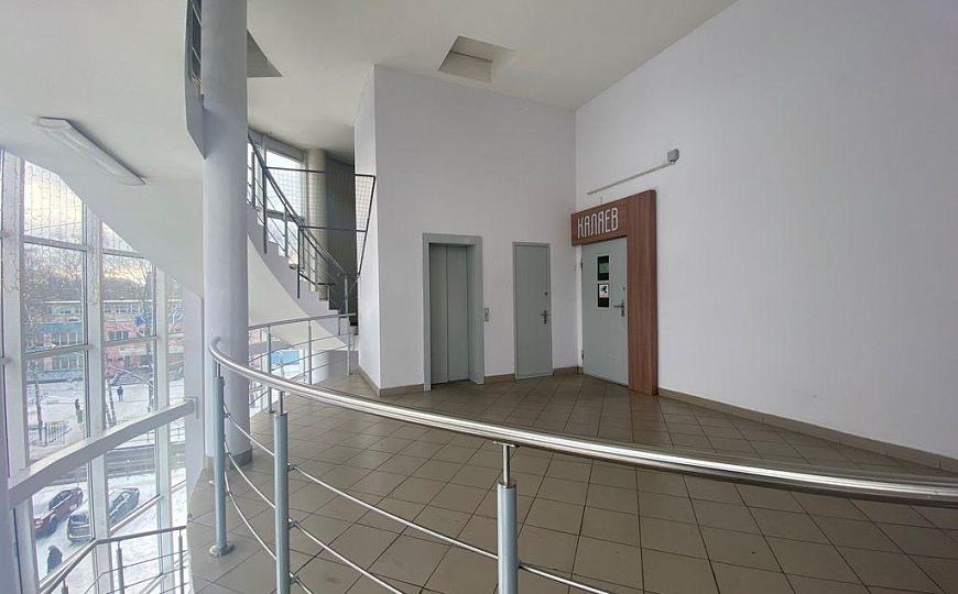 Сдам торговое помещение, 1 000 м² фото