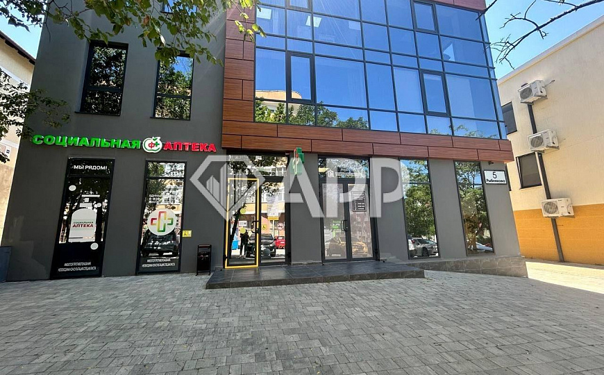 Продаю торгово-офисный центр, 858 м2 фото