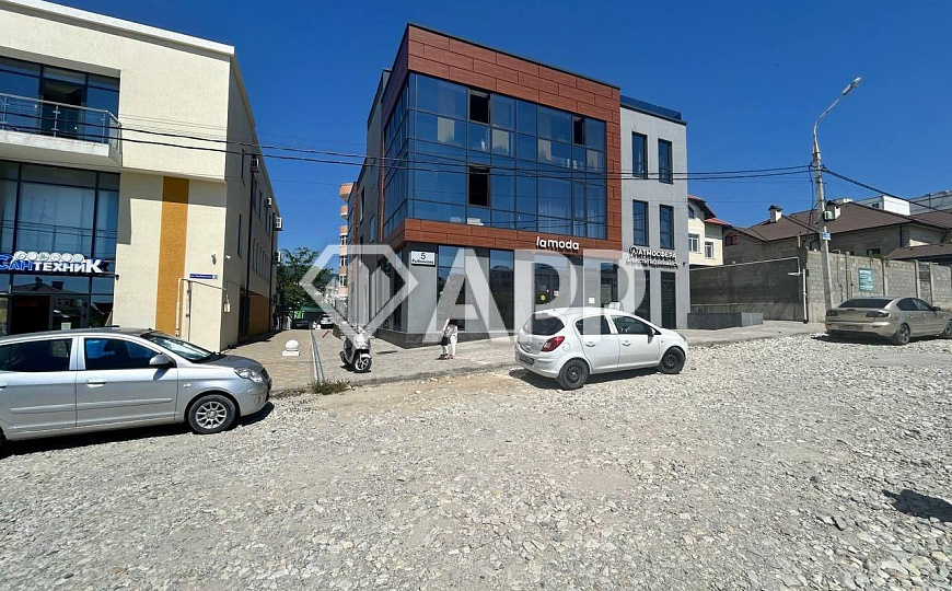 Продаю торгово-офисный центр, 858 м2 фото