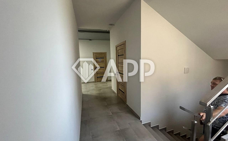Продаю торгово-офисный центр, 858 м2 фото