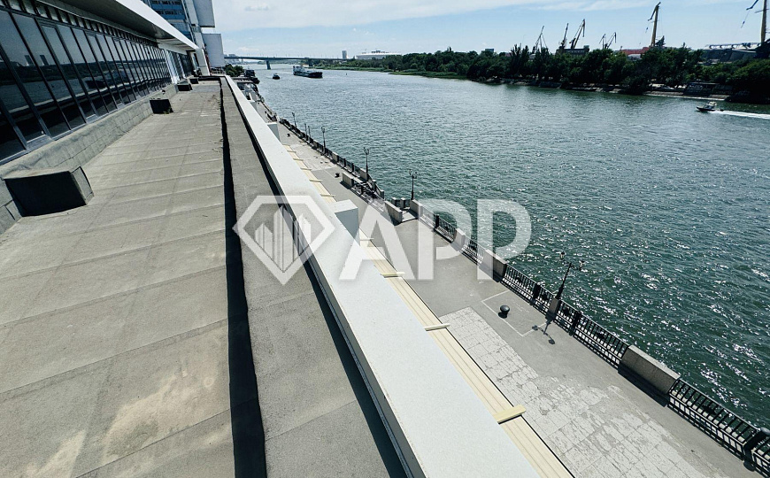 АРЕНДА/СДАМ/1400 м2/3 этаж / вид на дон/ парковка 155 мест фото