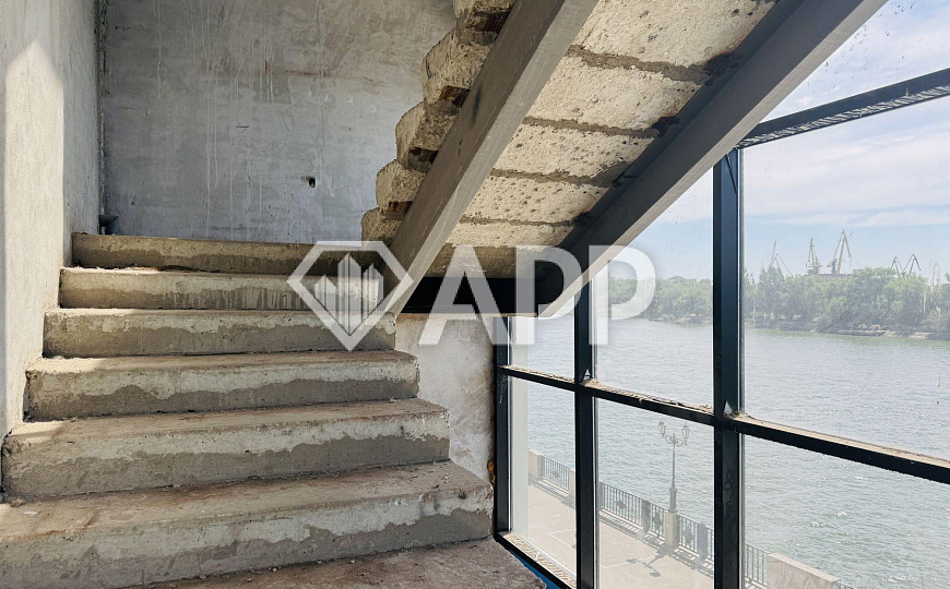 АРЕНДА/СДАМ/1400 м2/3 этаж / вид на дон/ парковка 155 мест фото