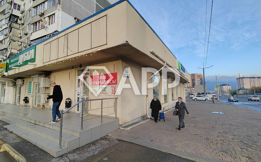 Продам торговое помещение, 500 м² фото