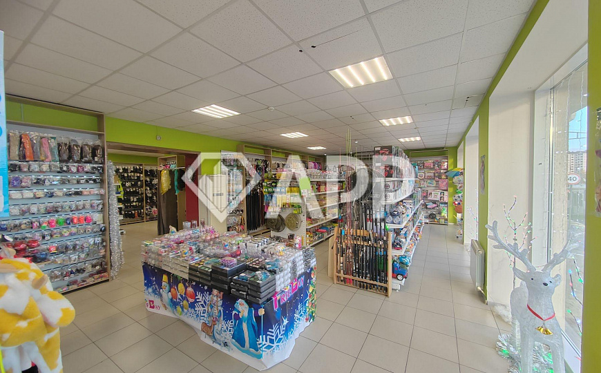 Продам торговое помещение, 500 м² фото