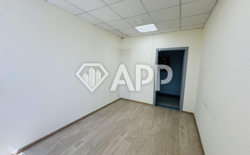Сдача / Аренда / 200 м2 /350 м2 /150 м2 /центр /трафик фото