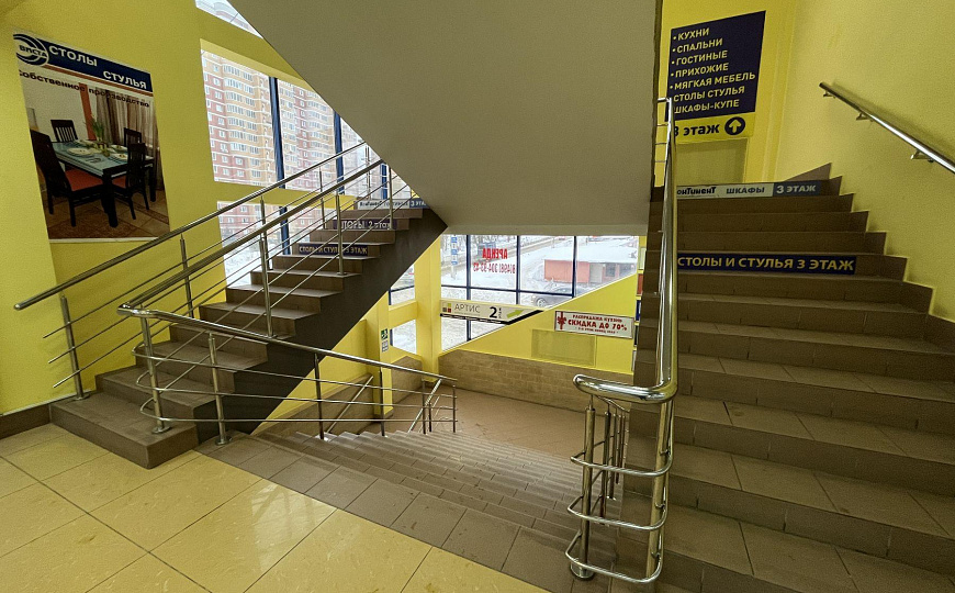 Сдам торговое помещение, 1150 м² фото