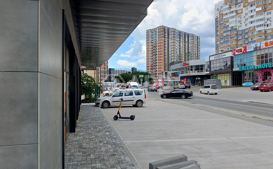 Сдам торговое помещение, 270 м² фото