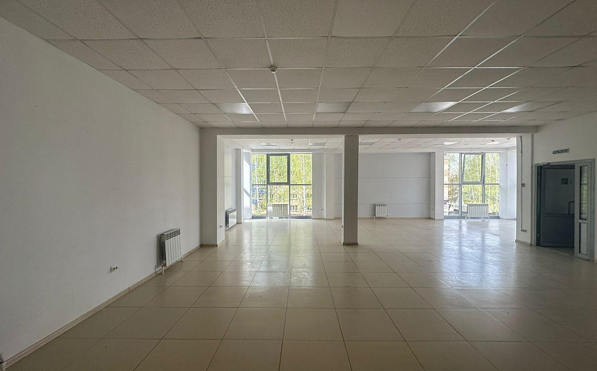 Помещение свободного назначения 180 м² фото