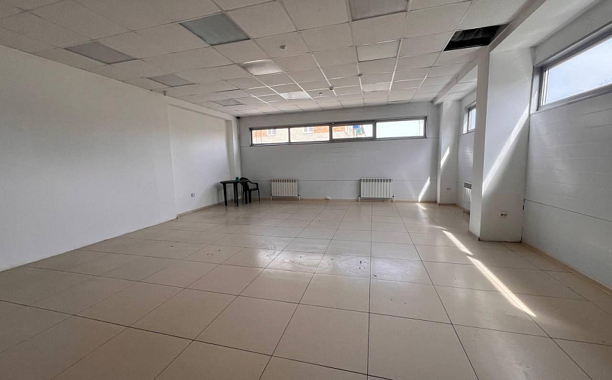 Помещение свободного назначения 180 м² фото