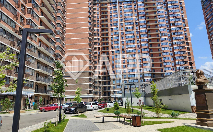 Продам торговое помещение, 71,5 м² фото