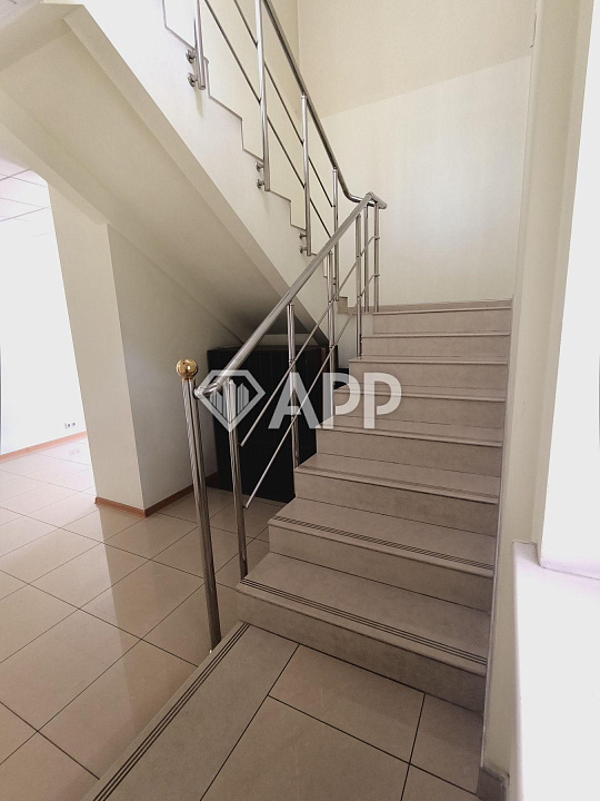 Сдам офисное помещение, 160 м² фото