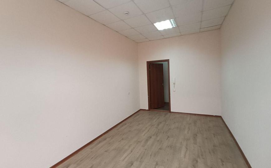 Офисное помещение в аренду, 82 м2 фото