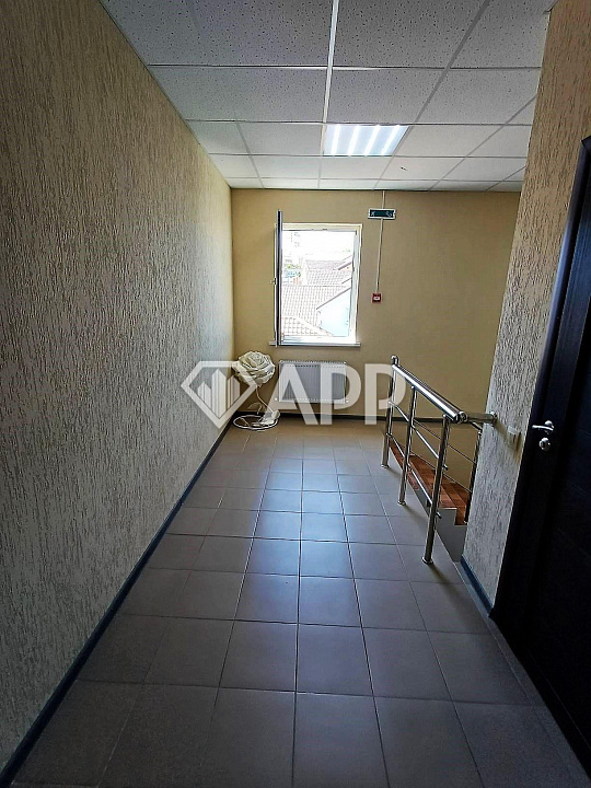 Продаю офисное здание , 550 м² фото